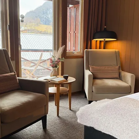 Hotel Flamsbrygga 4*