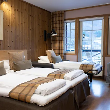 Hotel Flamsbrygga 3*